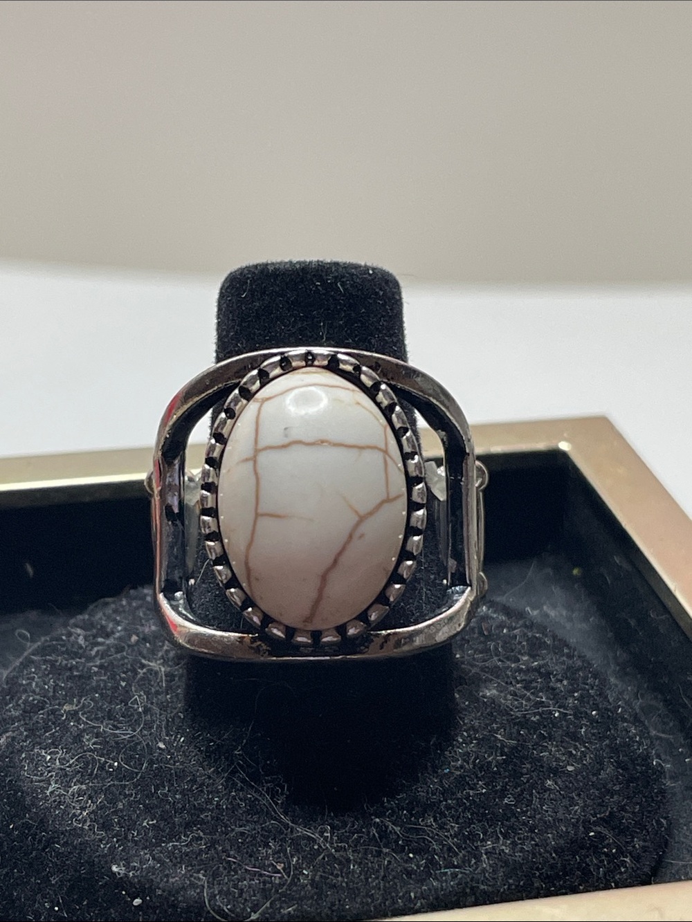 paparazzi White Oval Bead Silver-Tone Statement Ring